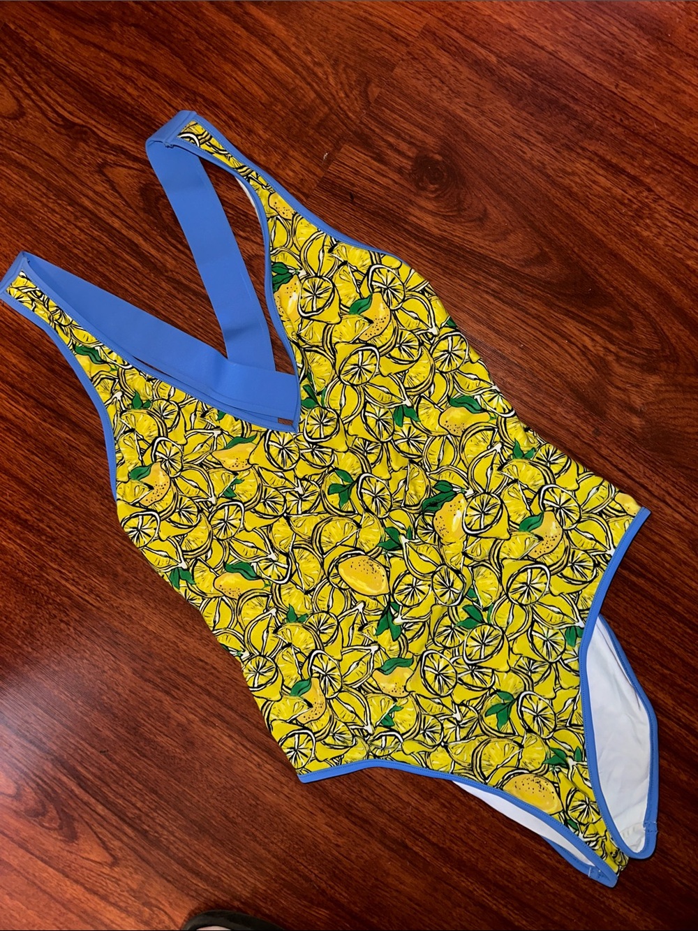BNWT Blue-Trim Yellow Lemon Print woman’s One-Piece Swimsuit size L